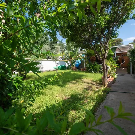 Maison Twentyfive Bed & Breakfast