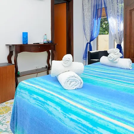 Maison Twentyfive 4*