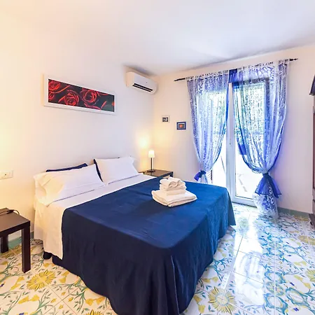 Maison Twentyfive ايسكيا