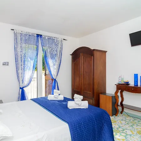 Nocleg ze śniadaniem Maison Twentyfive Ischia