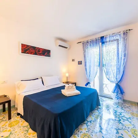 Maison Twentyfive Bed & Breakfast