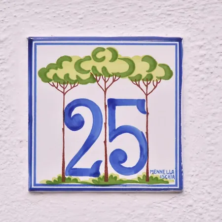 Maison Twentyfive Bed & Breakfast 4*