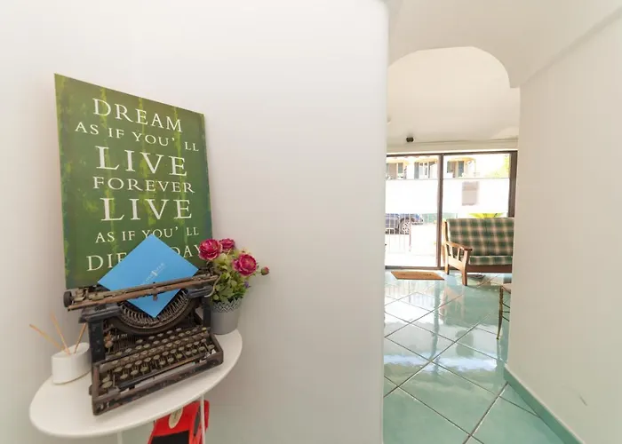 Maison Twentyfive Bed & Breakfast